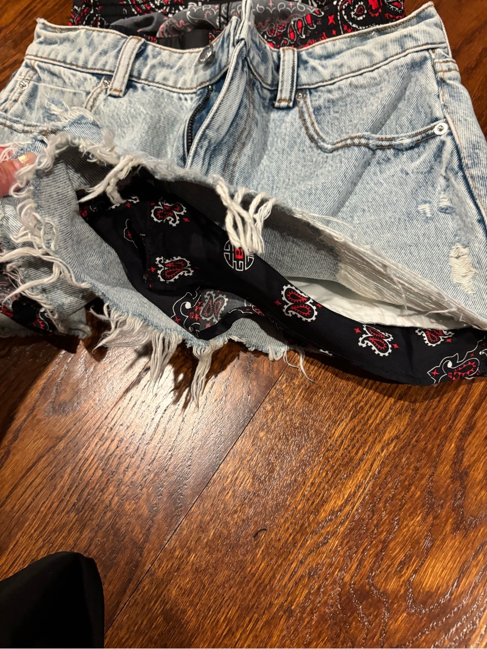 Alexander Wang Light Wash Distressed Denim Shorts with Black & Red Bandana Trim - Picture 6 of 7